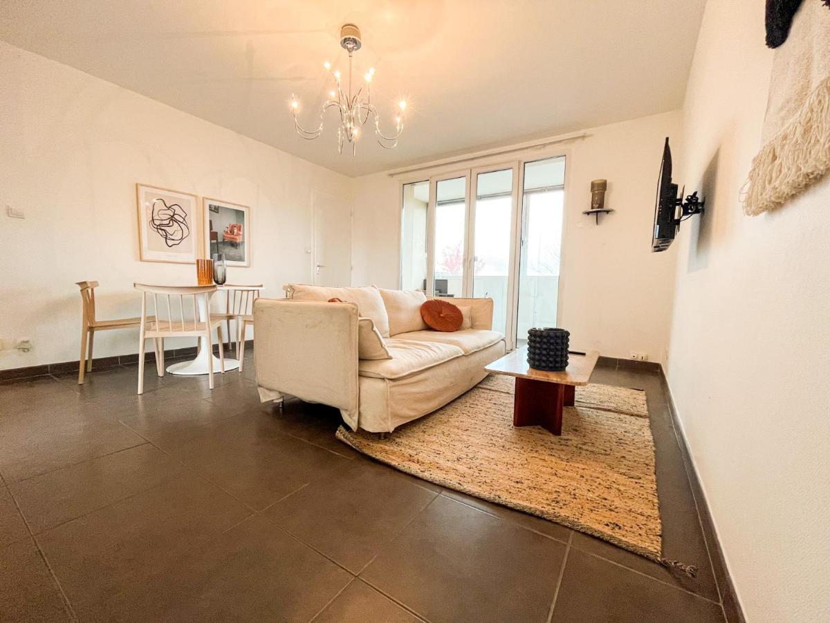 Suite Fanette Vénissieux 外观 照片