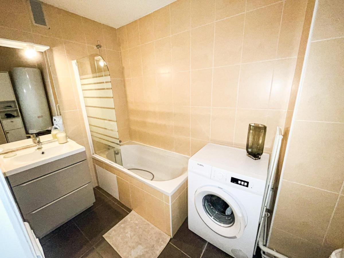 Suite Fanette Vénissieux 外观 照片