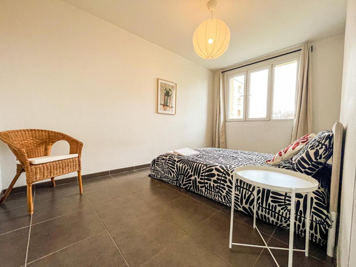 Suite Fanette Vénissieux 外观 照片